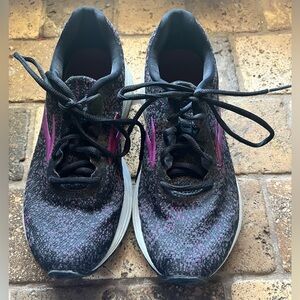 Women’s Brooks Anthem 2. Size 8